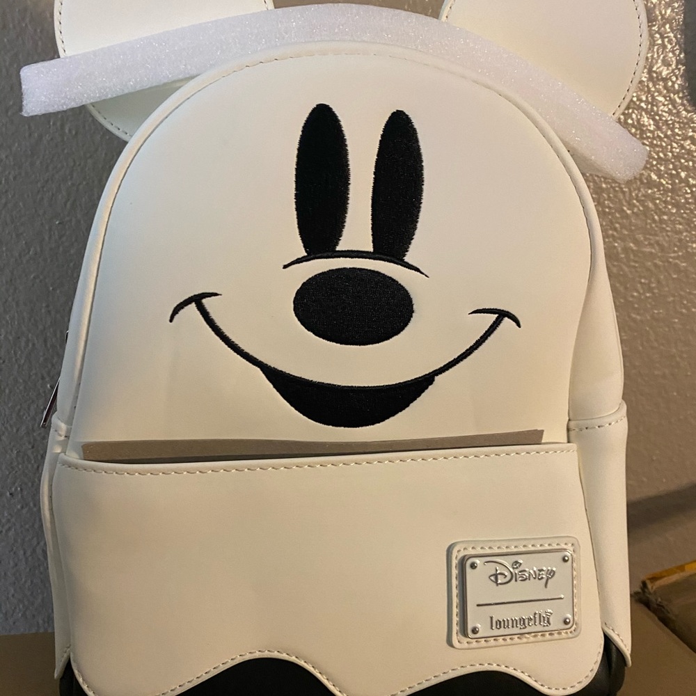 COPY - Disney loungefly Mickey boo glow mini back…
